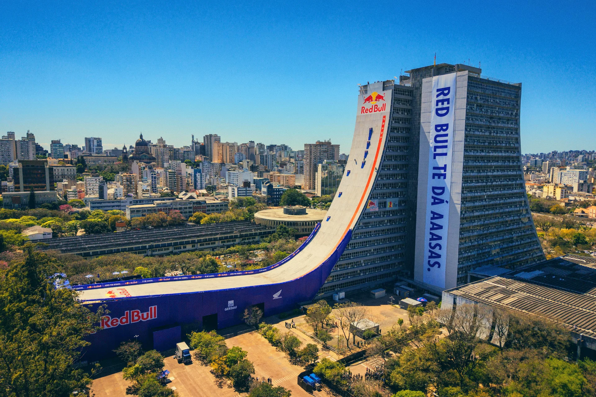 Red Bull Building Drop — imagem 26